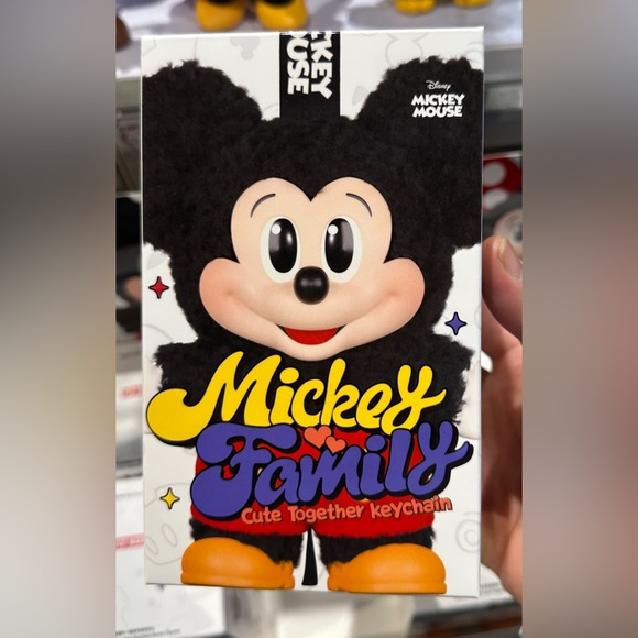 New Pop Mart Disney Mickey Family Cute Together Keychain Blind Box plush pendant - Picture 1 of 4